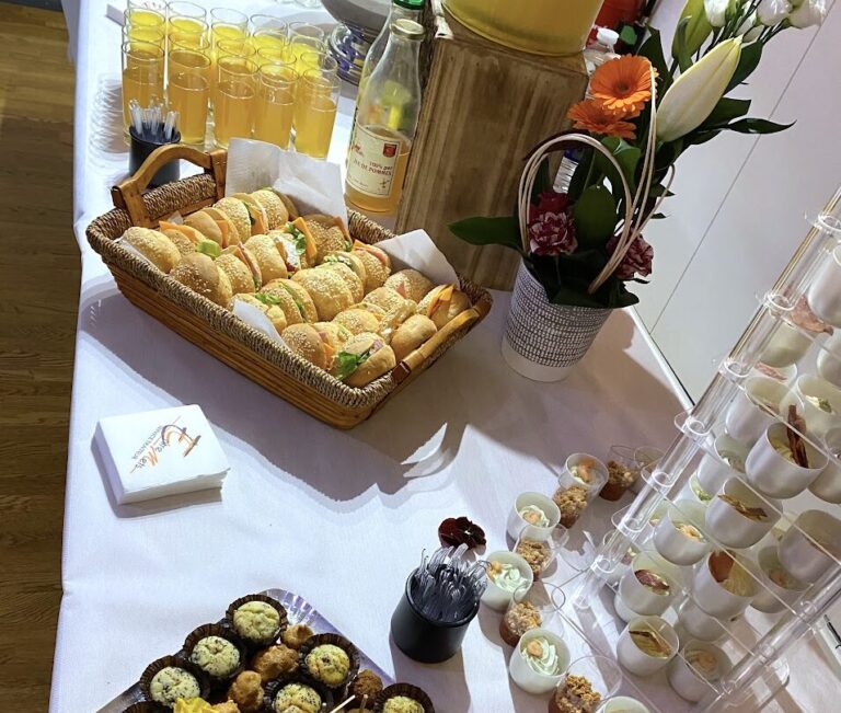 Photo du buffet de l'inauguration des étages 2 et 3.